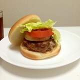 合挽き肉と玉ねぎ、トマトのハンバーガー♪